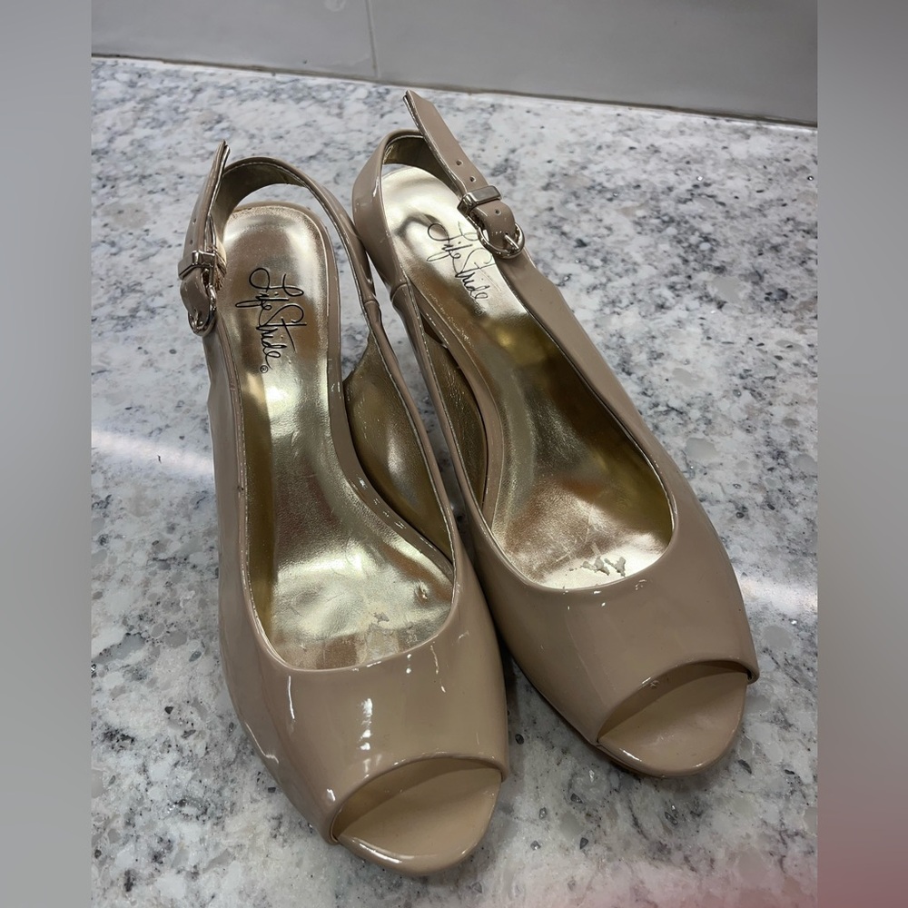 Life Stride Nude Sling Back Heels